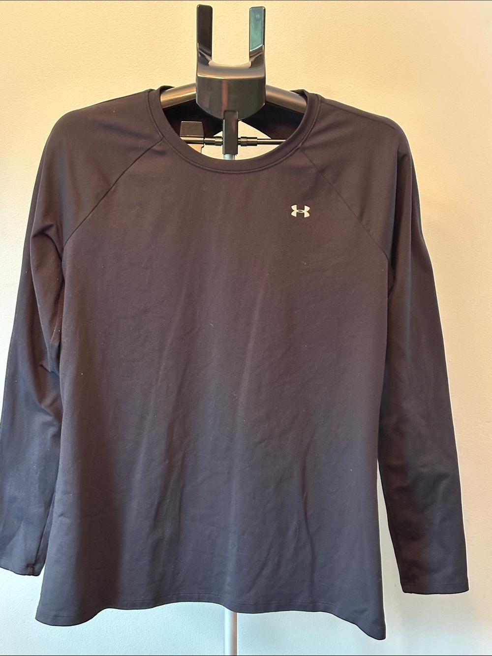 Under Armour Open Back Long Sleeve Activewear Top Black Medium